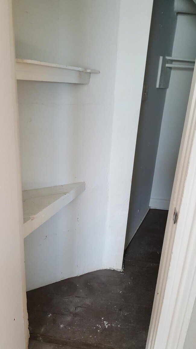 1429 Tamm Ave unit 1st floor South, Saint Louis, MO 63139 - photo 5