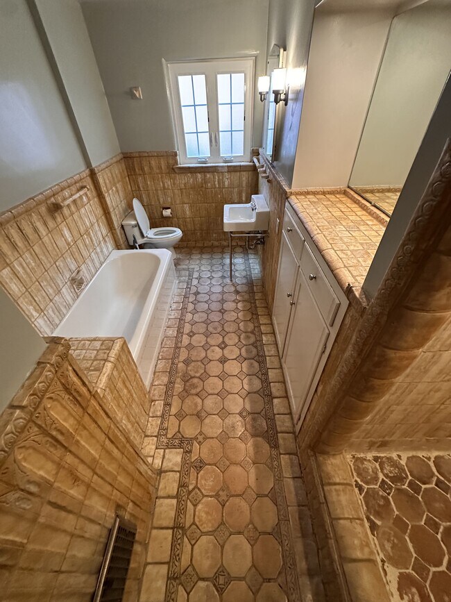 614 Brooklyn Ave, Oakland, CA 94606 - photo 7