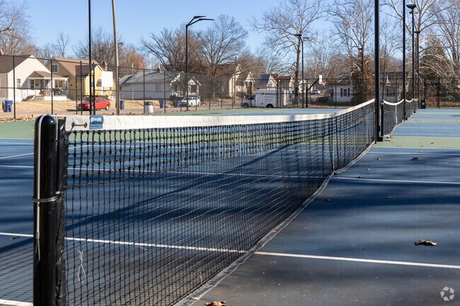 Sunset Park include designated picnic areas in Festus, MO.