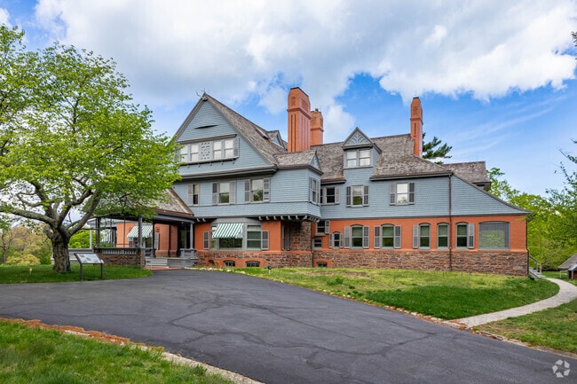 Front view of the Roosevelt home at the orchard at Sagamore Hills National Historic Site.
