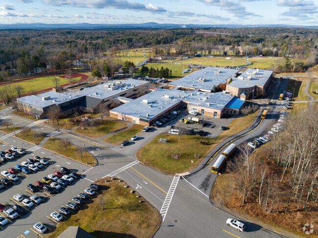 Londonderry Senior High School in Londonderry, NH serves grades 9-12.