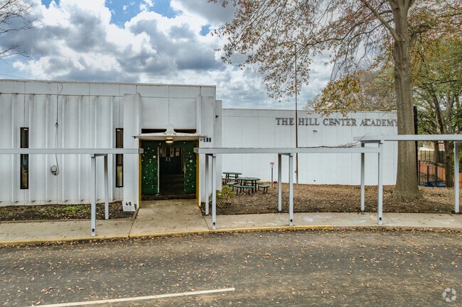 Kindezi Old 4th Ward serves children from Kindergarten to eighth grade.