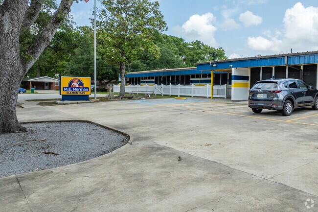 The dedicated teacher of Wyandotte Elementary School earned a high A grade from Niche.