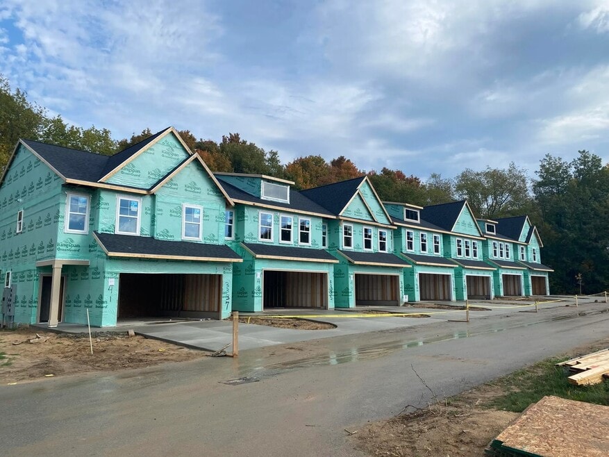 3337 Kings River St SW, Wyoming, MI 49418 - photo 1