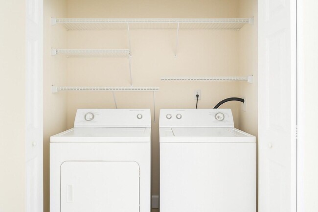 221 Palm Cir E, Pembroke Pines, FL 33025 - photo 7