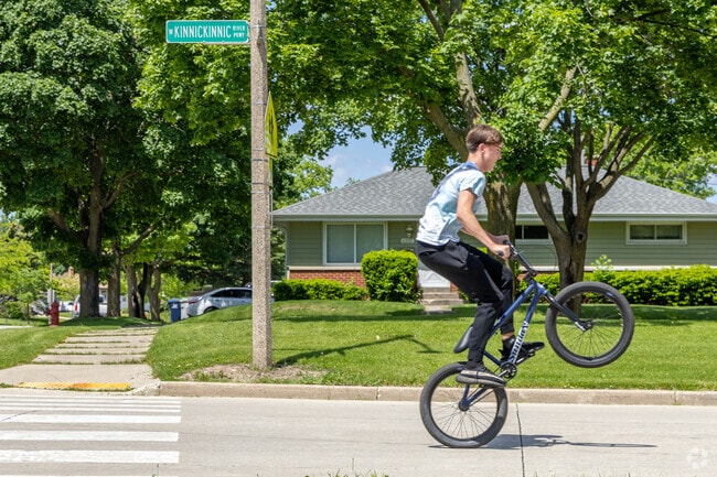 The Kinnickinnic River Parkway runs through Fairview.
