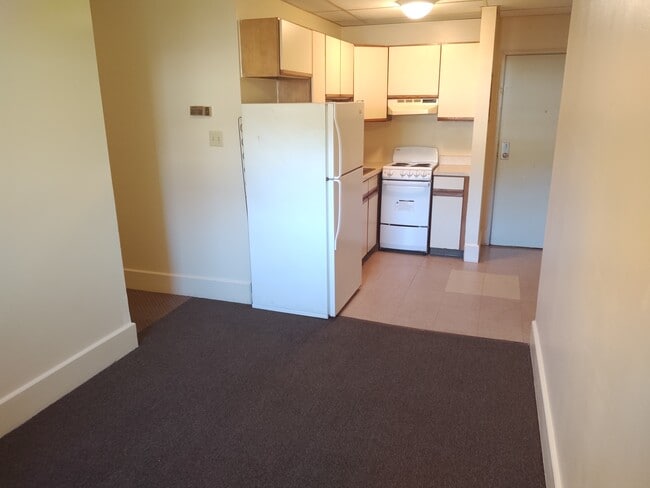 1110 13th Ave unit 1 Bedroom, Altoona, PA 16601 - photo 4