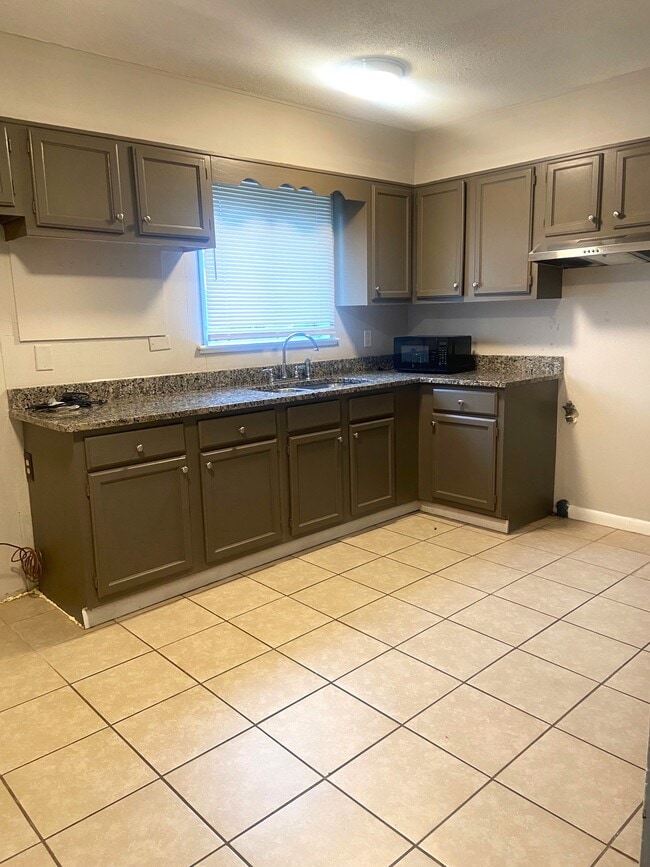 921 Garywood Place, Bessemer, AL 35023 - photo 6