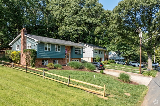 There are split-level homes off of the side streets of Cape St. Claire.