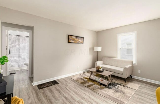 1855 Jermain Dr, Columbus, OH 43219 - photo 3