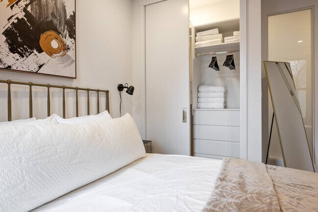 829 9th Ave unit ID1013660P, New York, NY 10019 - photo 4