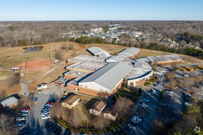The student-teacher ratio at Kernodle Middle School is 17 to 1.
