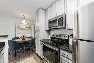 9005 Oak Village Blvd, Lewis Center, OH 43035