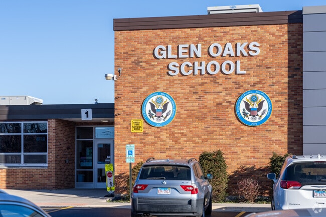 Glen Oaks Elementary School has an overall Niche grade of A.