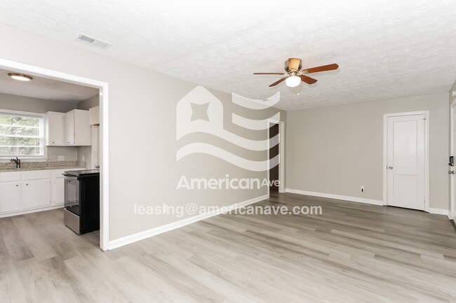 214 Evergreen St, Warner Robins, GA 31093 - photo 4