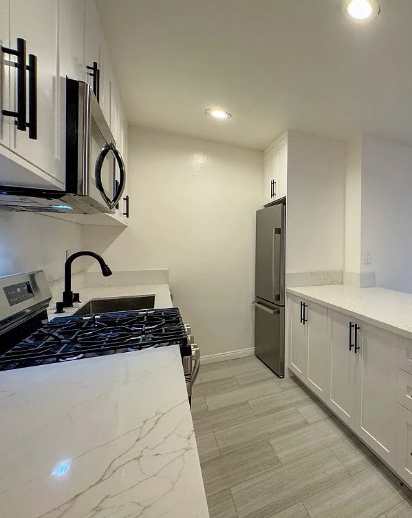 170 E 2nd St, Rialto, CA 92376