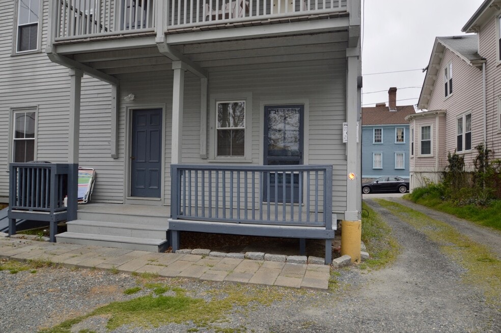 11 Sherman St unit 1L, Newport, RI 02840 - photo 1