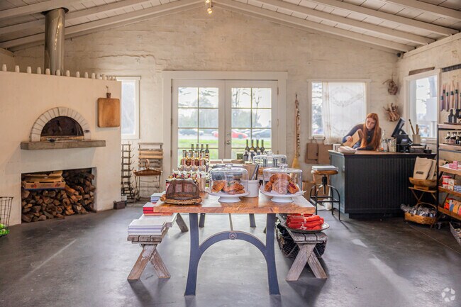 Parkside Cafe Marketplace: Where local flavors meet beach vibes.