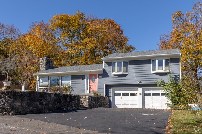 Find great homes for any size family in Downtown Danbury.