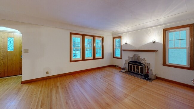 4528 Columbus Ave, Minneapolis, MN 55407 - photo 2