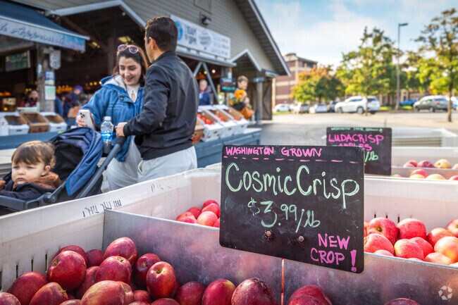 Head over to the Olympia Farmer’s Market near Burbank-Elliott for fresh produce.