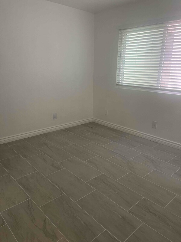 16881 Sims Ln, Huntington Beach, CA 92649 - photo 5