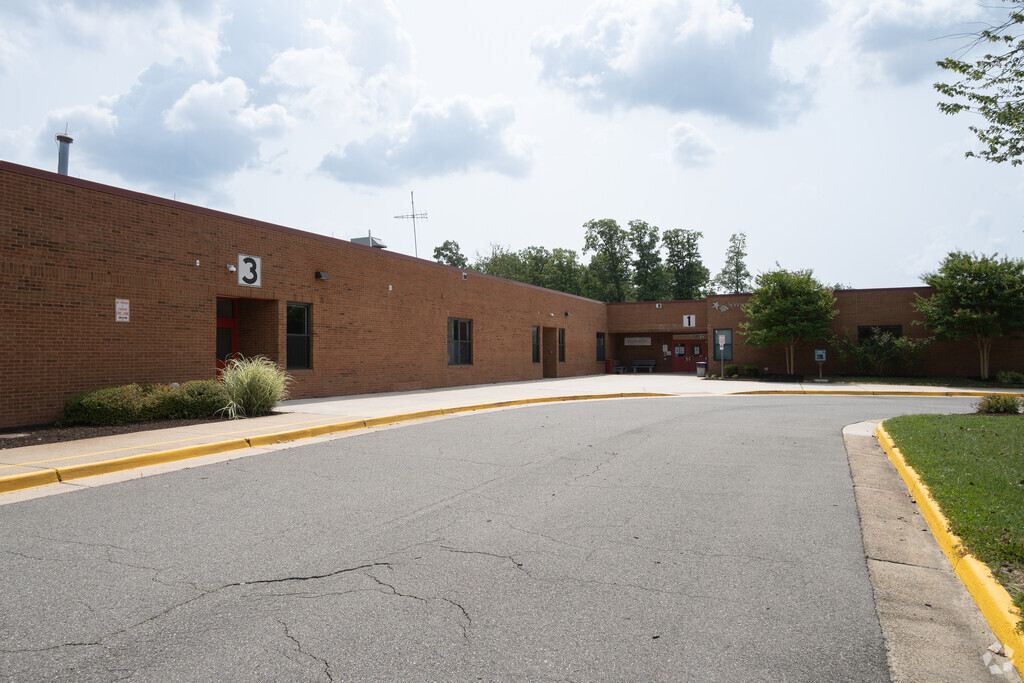 Springwoods Elementary School building in Lake Ridge.