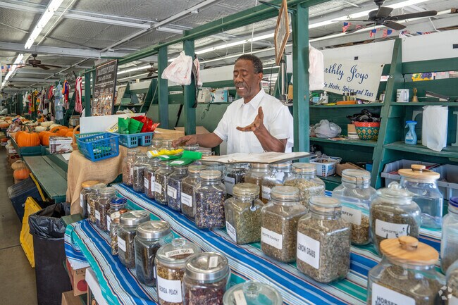 Learn about the benefits of tea at the Montgomery Curb Market near Great McGehee Estates.