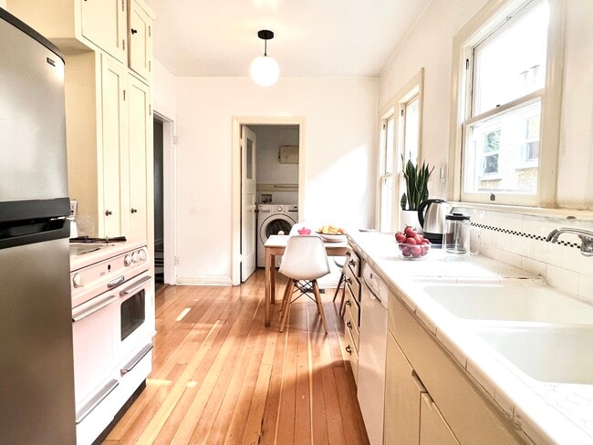 627 Tularosa Dr, Los Angeles, CA 90026 - photo 7