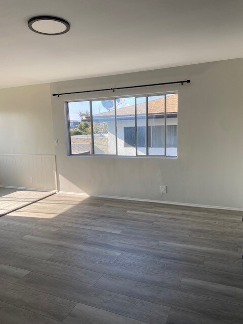 11643 Eucalyptus Ave unit D, Hawthorne, CA 90250 - photo 2