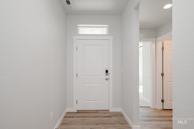 1085 Grass Pond Ave, Middleton, ID 83644 - photo 2