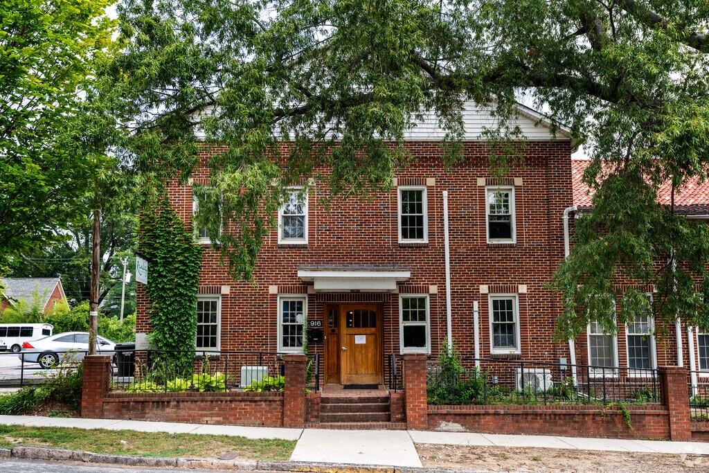 New Horizons Academy of Excellence is a private school located in Durham, NC with 30 students.