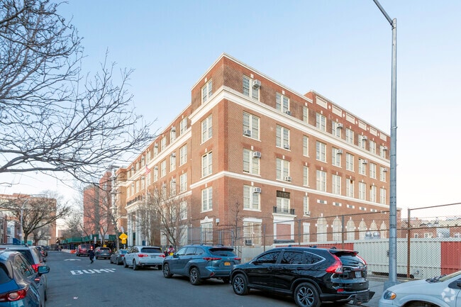 P.S. 196 has 713 students in grades PK, K-5.