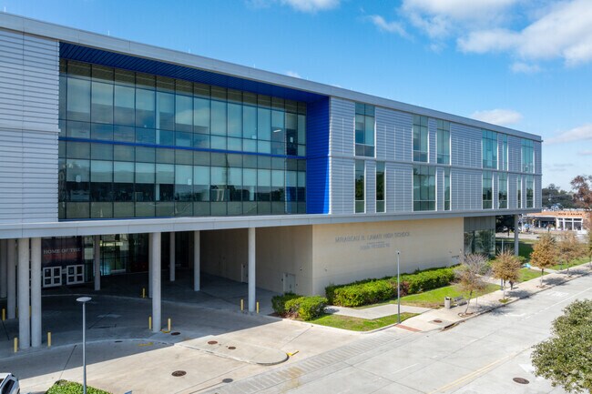 Lamar High, near West University Place, offers classes for grades 9-12.