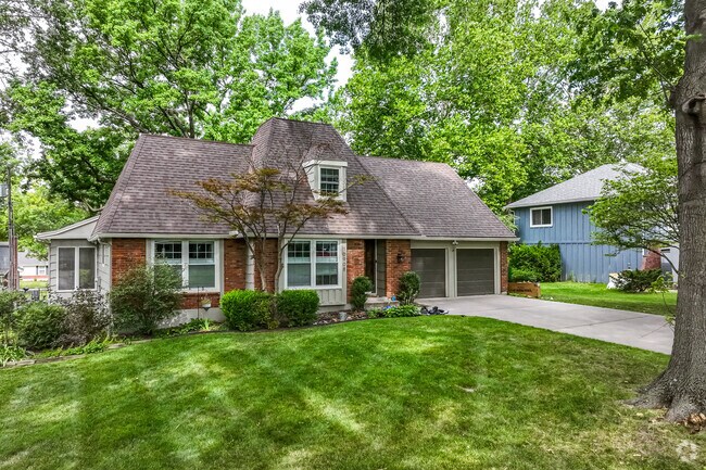 1 and 2 story homes with 2 car garages are popular in the Red Bridge North neighborhood.