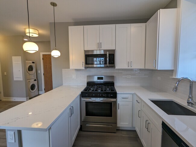 3935 N Janssen Ave unit 3937-3W, Chicago, IL 60613 - photo 6