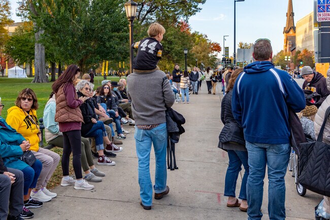 Shimek’s vibrant community spirit shines in every aspect of the neighborhood.