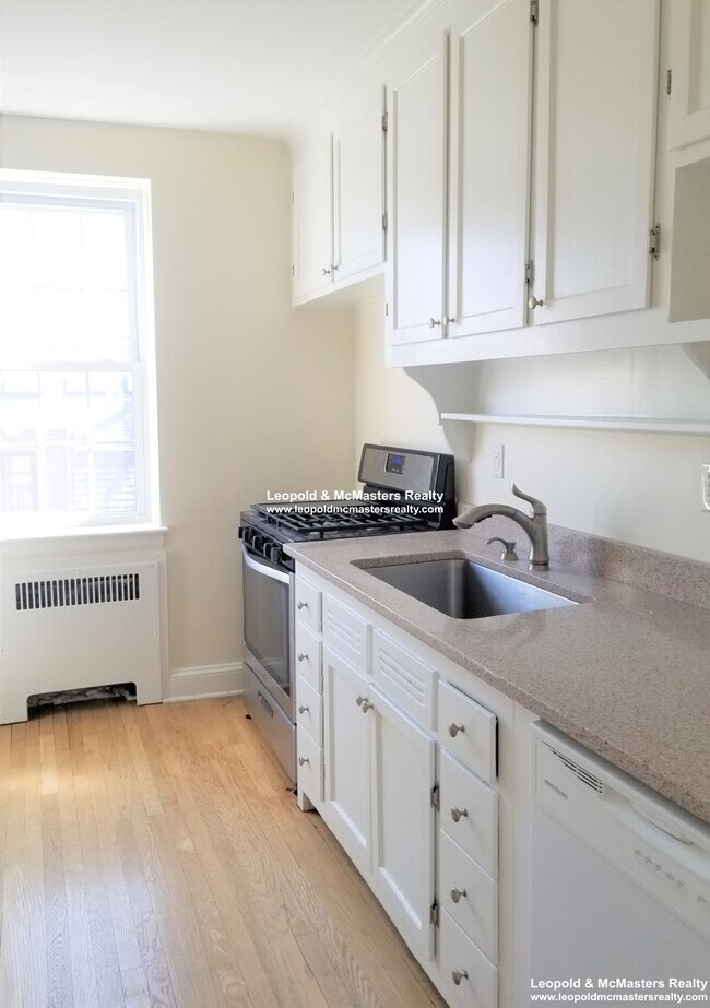 12 Ware St unit 33, Cambridge, MA 02138 - photo 7