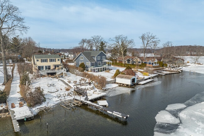 The median home price in Mahopac is $590,000, with options ranging from classic suburban homes to luxury lakefront estates.