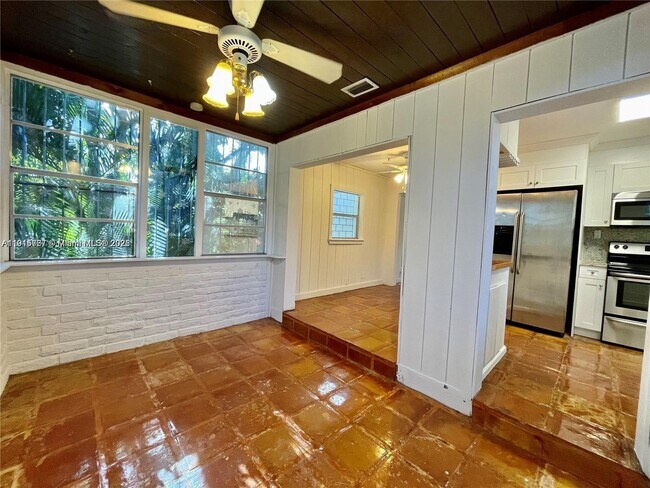 5842 SW 60th St, Miami, FL 33143 - photo 6