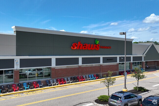 Shaw's is the premier grocery store near Bay View.