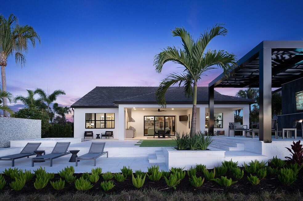 2605 Waterfront Cir, Sarasota, FL 34240 - photo 1