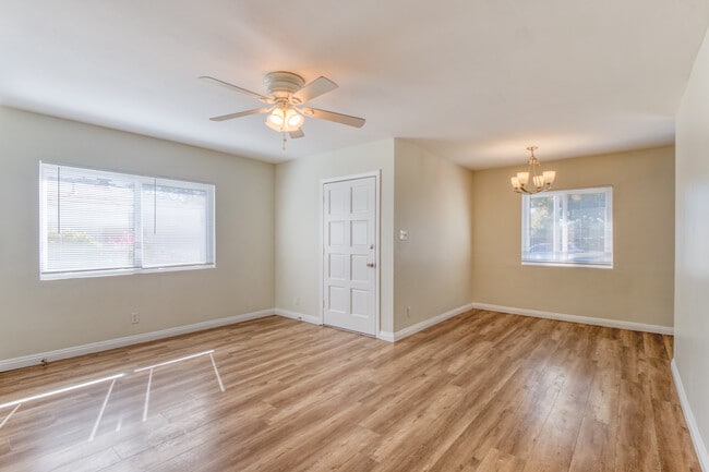 1734 Eudora Ave, Wilmington, CA 90744 - photo 3