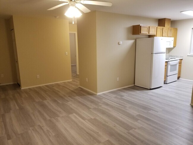 1048 NE Warner Place unit 1, Bend, OR 97701 - photo 6