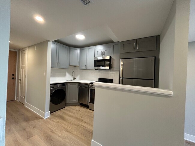 1214 N La Salle Dr unit D2, Chicago, IL 60610 - photo 7