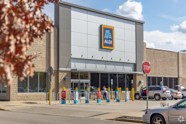 Garfield residents typically shop at the local Aldi for affordable groceries.