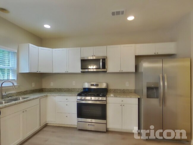 821 Monroe Ct, Braselton, GA 30517 - photo 7