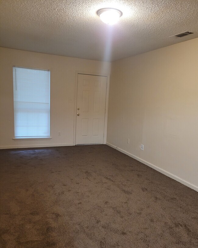 1001 University St unit A, Albany, GA 31707 - photo 2