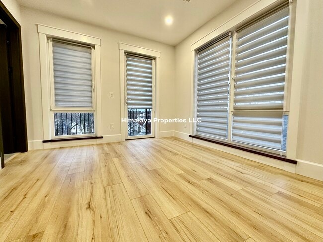 100 Mt Pleasant Ave unit 3, Boston, MA 02119 - photo 2