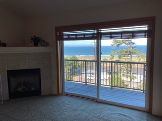 29182 Kerber Dr, Gold Beach, OR 97444